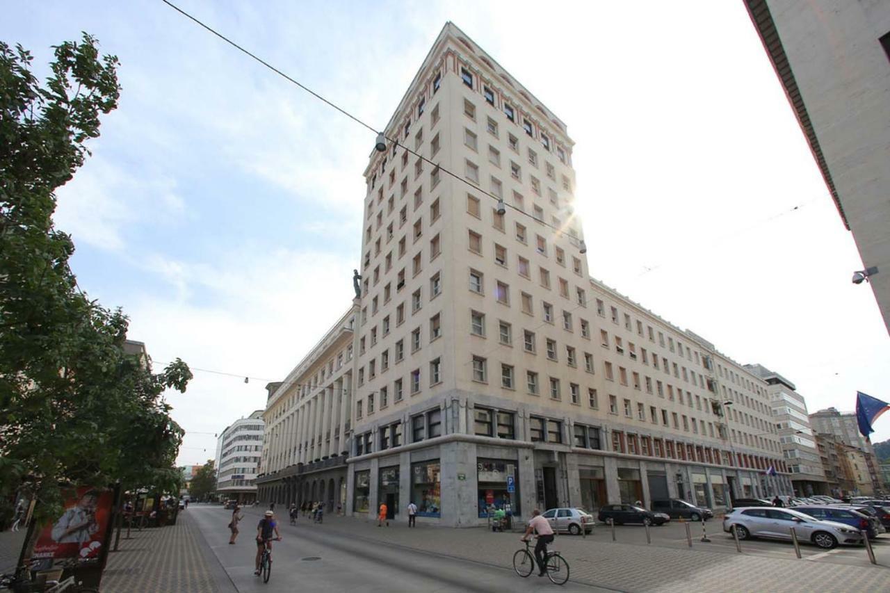 Skyscraper Apartment Tour As Laibach Exterior foto